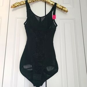 Superform Ultra Slimming Bodysuit Size S Wear Your Own Bra Ultra Firm Shapewear